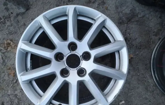 R16 alloy rim
