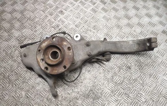 BMW X6 E71 Front wheel hub 6773784 31216773784