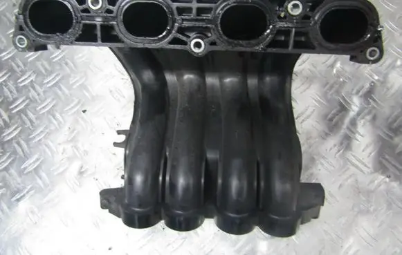 Nissan Note (E11) Intake manifold