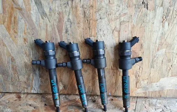 Opel Zafira B Fuel injectors set 0986435148