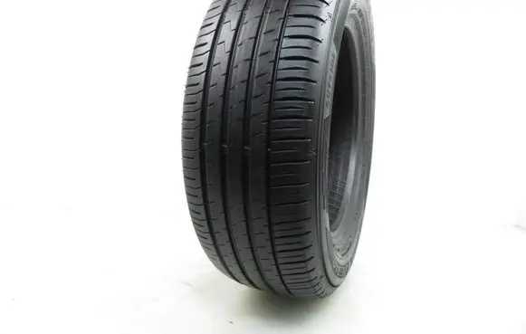 Volkswagen Golf V R16 summer tire 