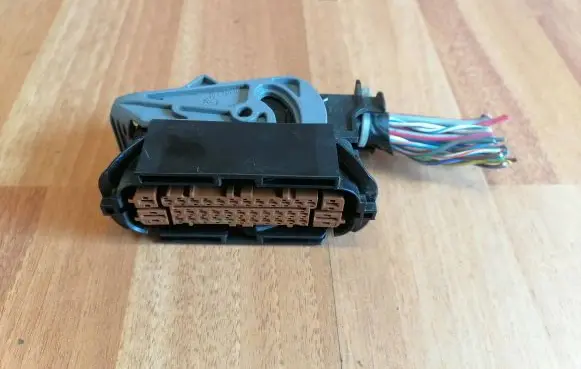 Jaguar XF X250 ABS module connector plug 13670755 AX232C405AC 0265951370