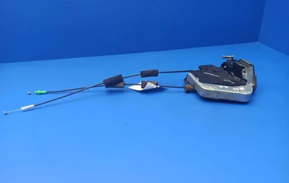 Lexus IS 220D-250-350 Rear door lock 6G1417