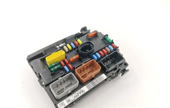 Citroen DS3 Fuse module 9664997780