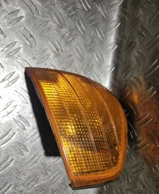 Mercedes-Benz C W202 Front indicator light 183358B