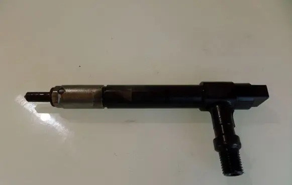 Mazda Premacy Fuel injector 7390