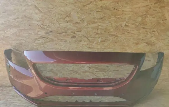 Volvo V40 Front bumper 31283732