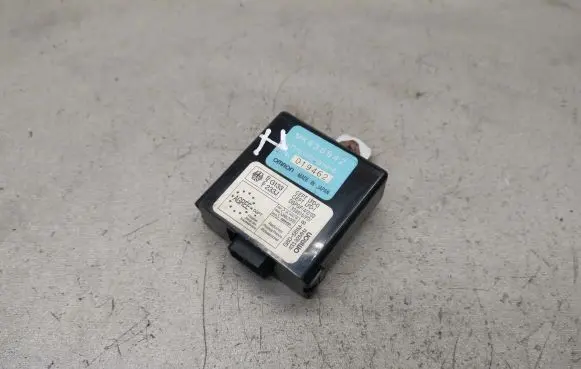 Mitsubishi Galant Door central lock control unit/module MR438842