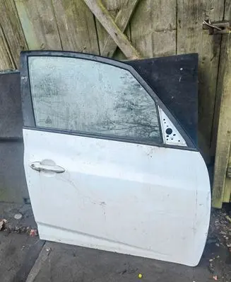 KIA Venga Front door