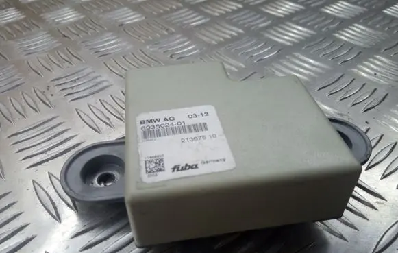 BMW 3 E90 E91 Antenna control unit 6935024 693502401