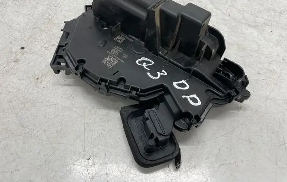 Audi Q3 F3 Front door lock 5TC837016B