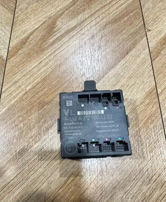 Mercedes-Benz C W204 Door control unit/module A2129004202 A2128203726 A2129028001