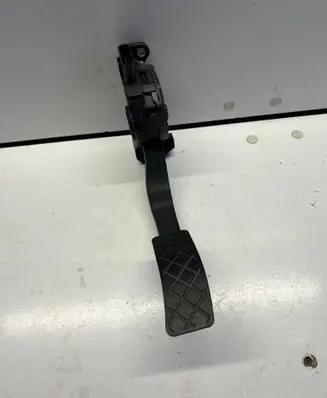 Audi A5 8T 8F Accelerator throttle pedal 8K1723523