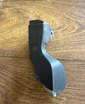 Engine bonnet/hood hinges