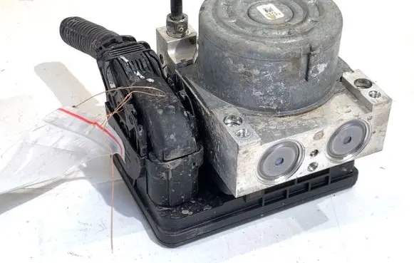 Toyota Yaris ABS Pump 445400D740