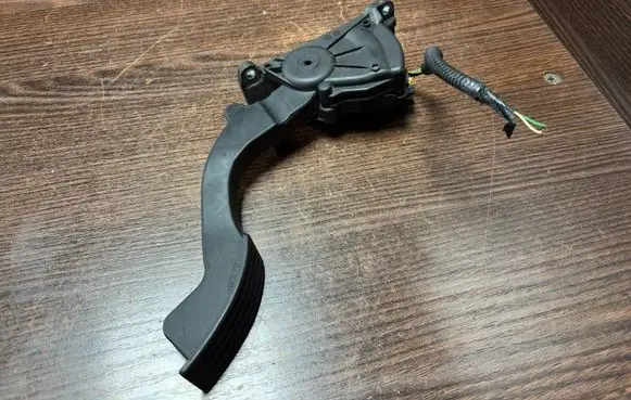 Volvo S40 Accelerator throttle pedal 4M519F836AH 6PV00864101