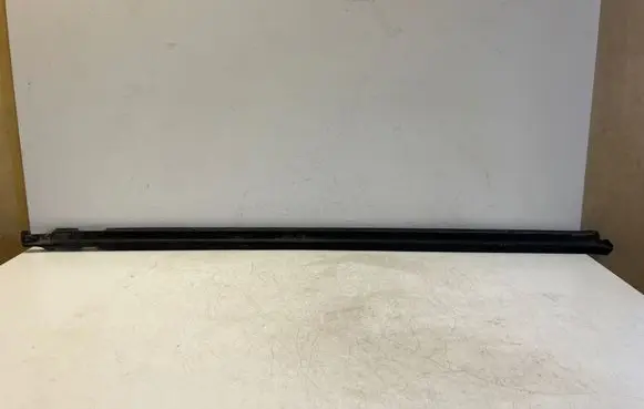 Audi TT TTS RS Mk3 8S Front door glass trim molding 8S0837478