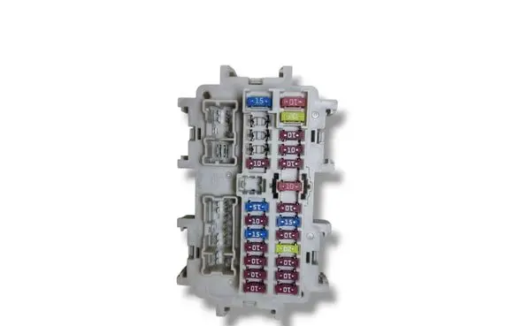 Nissan Navara D40 Fuse module 1052918 1F21 J1913