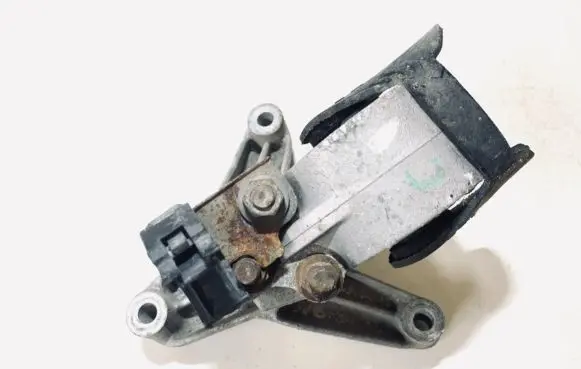 Mitsubishi Carisma Engine mount bracket mr222150