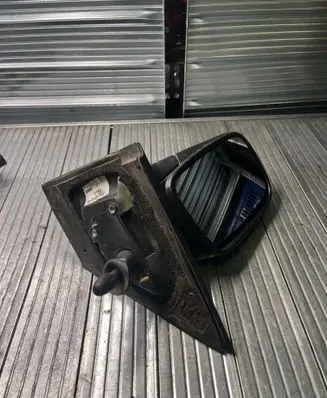 Toyota Yaris Front door electric wing mirror E1010673 80693