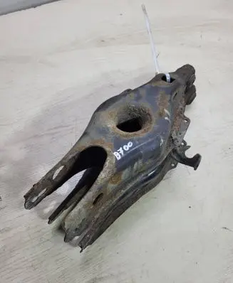Front lower control arm/wishbone