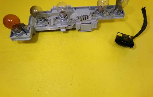 Opel Vectra C Tail light bulb cover holder 5209