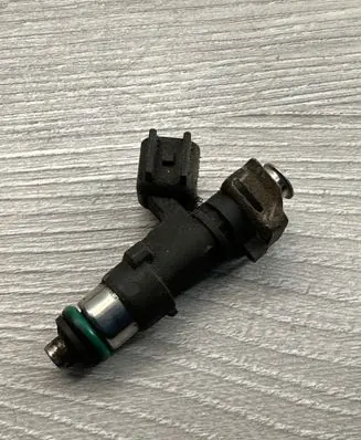 Chrysler 300 - 300C Fuel injector 04591986AA 043122109