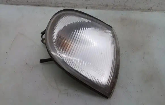 Nissan Serena Front indicator light