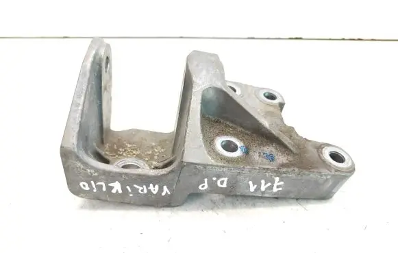 Peugeot 508 RXH Engine mounting bracket 9677163980