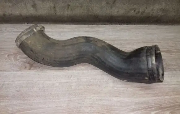 Volvo XC70 Intercooler hose/pipe