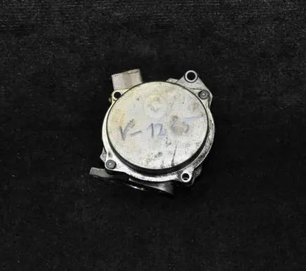 Volkswagen Scirocco Vacuum pump 06H145100AB