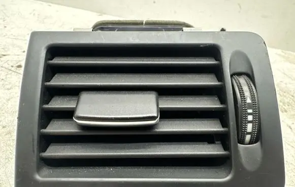 Mercedes-Benz C W204 Dashboard side air vent grill/cover trim 05923001