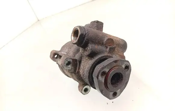 Volkswagen PASSAT B4 Power steering pump 1H0422155E