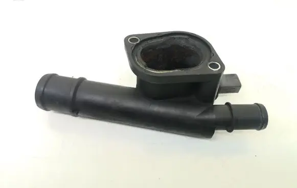 Volkswagen PASSAT B6 Engine coolant pipe/hose 038121132G 06A919501A
