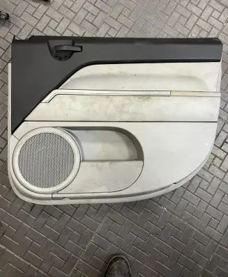 Jeep Patriot Front door card panel trim 197012321 8115309
