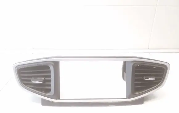 Hyundai Ioniq Dash center air vent grill 84740G2100