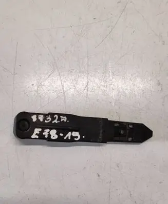 Volvo XC60 Headlight/headlamp mounting bracket 30763155