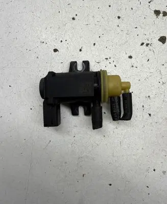 Skoda Superb B8 (3V) Turbo solenoid valve 1K0906627B 04L131051F