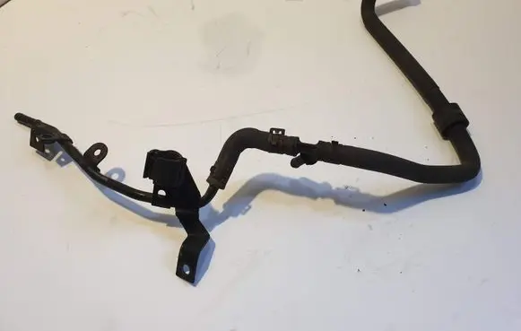 Volkswagen Touran I Fuel line pipe 1K0121070F