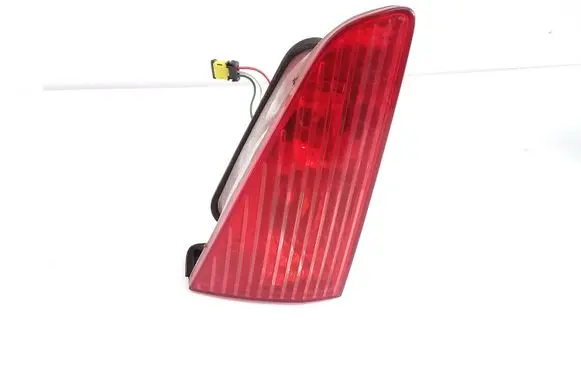 Peugeot 607 Tailgate rear/tail lights