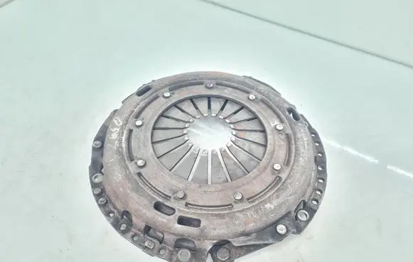 Volkswagen PASSAT B6 Pressure plate 03G141025H