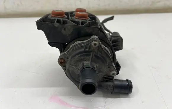 Audi Q8 e-tron Electric auxiliary coolant/water pump 4KE965567B