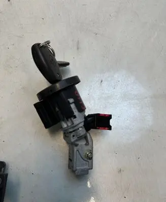 Renault Clio III Ignition lock 