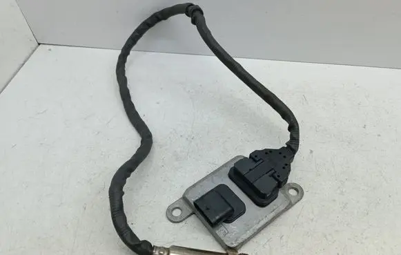 Mercedes-Benz C W205 Lambda probe sensor A0009058511 0009058511
