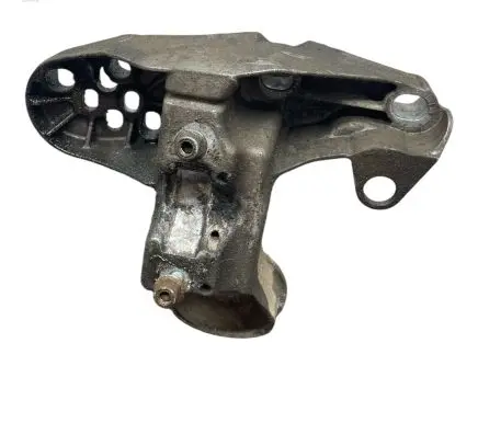 Audi A4 S4 B6 8E 8H Engine mounting bracket 8E0199351
