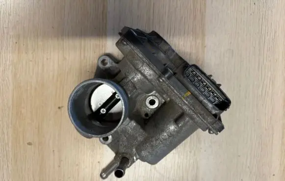 Citroen C1 Throttle body valve 220300Q030