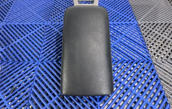 Lexus CT 200H Armrest 