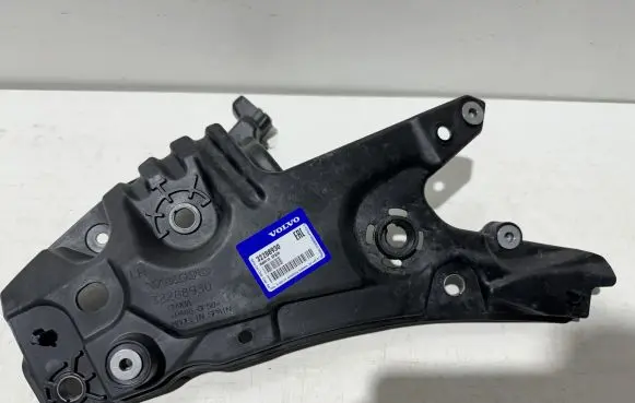Volvo V60 Fender mounting bracket 32288930