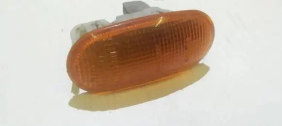 Mitsubishi Colt Front fender indicator light 0191048