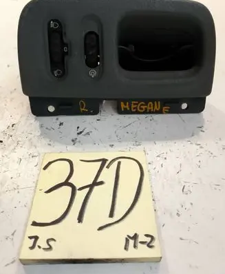 Renault Megane I Headlight level height control switch 7700424011